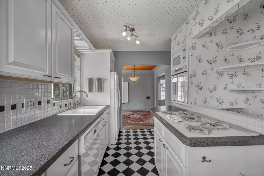 590 St Lawrence, Reno, Nevada 89509, 6 Bedrooms Bedrooms, ,5 BathroomsBathrooms,Residential,Residential,St Lawrence,250050473