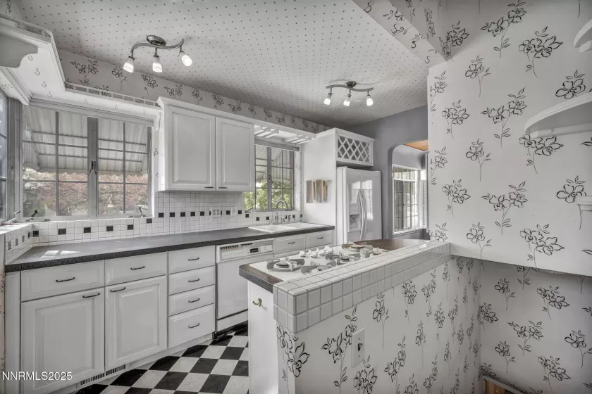 590 St Lawrence, Reno, Nevada 89509, 6 Bedrooms Bedrooms, ,5 BathroomsBathrooms,Residential,Residential,St Lawrence,250050473