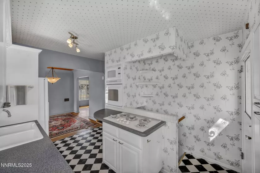 590 St Lawrence, Reno, Nevada 89509, 6 Bedrooms Bedrooms, ,5 BathroomsBathrooms,Residential,Residential,St Lawrence,250050473