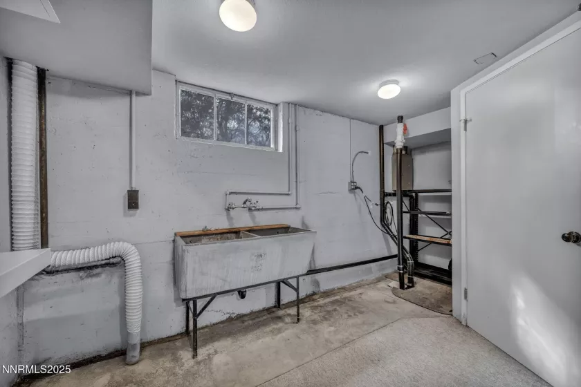 590 St Lawrence, Reno, Nevada 89509, 6 Bedrooms Bedrooms, ,5 BathroomsBathrooms,Residential,Residential,St Lawrence,250050473