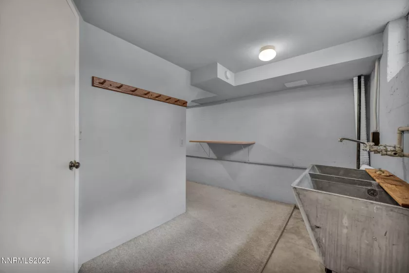590 St Lawrence, Reno, Nevada 89509, 6 Bedrooms Bedrooms, ,5 BathroomsBathrooms,Residential,Residential,St Lawrence,250050473