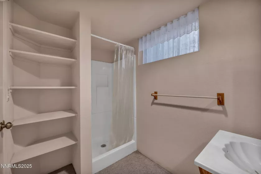 590 St Lawrence, Reno, Nevada 89509, 6 Bedrooms Bedrooms, ,5 BathroomsBathrooms,Residential,Residential,St Lawrence,250050473