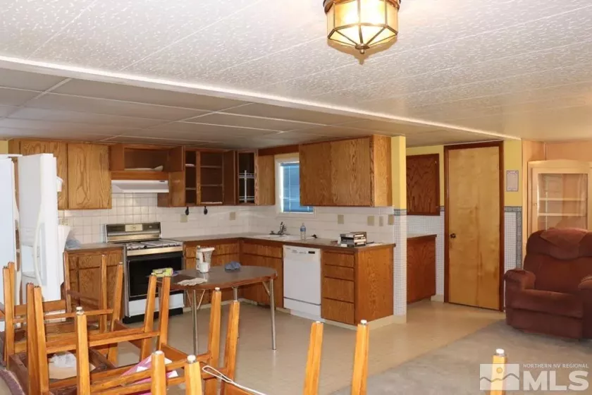 95 Olavarria, Mc Dermitt, Nevada 89421, 3 Bedrooms Bedrooms, ,2 BathroomsBathrooms,Residential,Residential,Olavarria,240015219