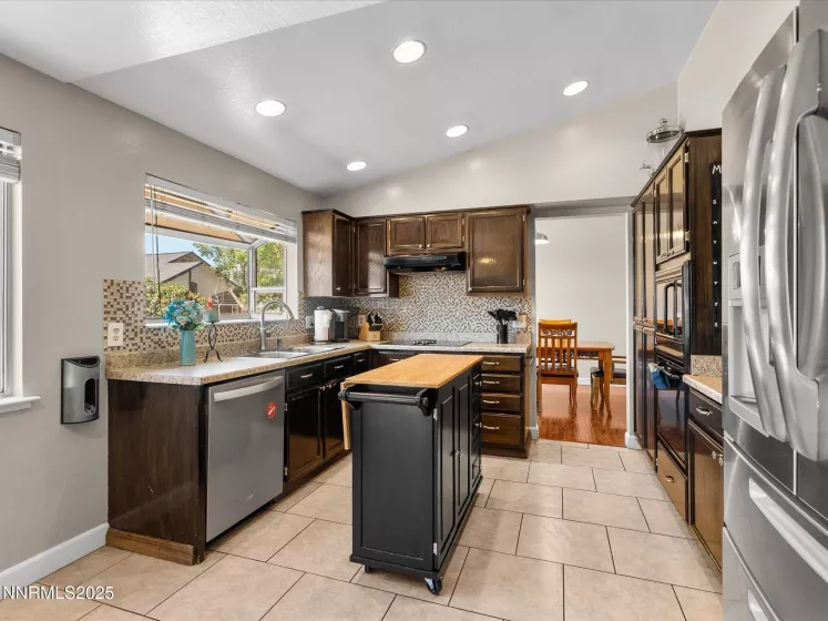 1066 Locomotive, Sparks, Nevada 89434, 4 Bedrooms Bedrooms, ,3 BathroomsBathrooms,Residential,Residential,Locomotive,250050572