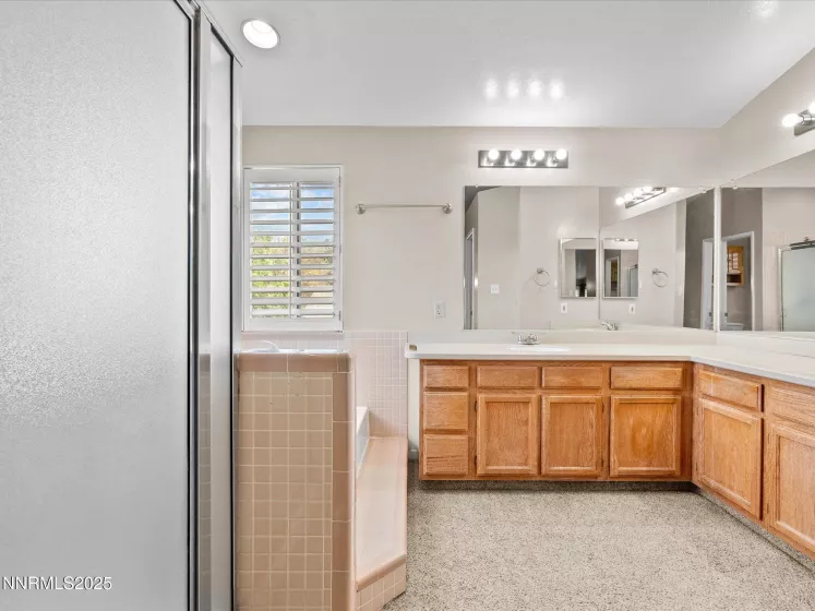 1066 Locomotive, Sparks, Nevada 89434, 4 Bedrooms Bedrooms, ,3 BathroomsBathrooms,Residential,Residential,Locomotive,250050572