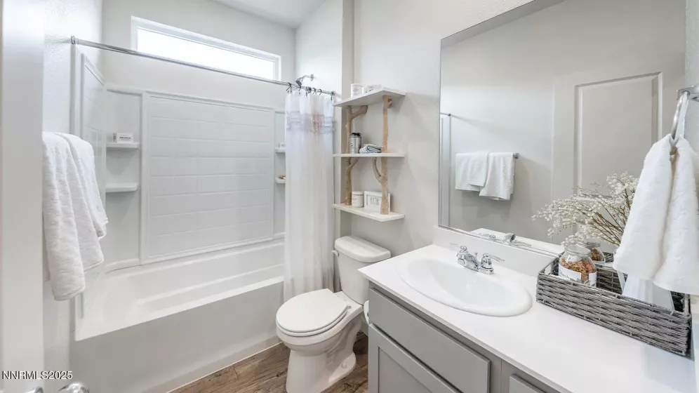 4570 Langdon, Fernley, Nevada 89408, 3 Bedrooms Bedrooms, ,2 BathroomsBathrooms,Residential,Residential,Langdon,250050575