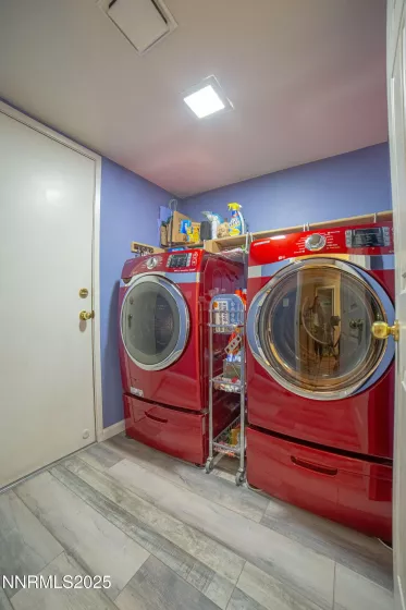 4355 Roundstone, Sparks, Nevada 89436, 4 Bedrooms Bedrooms, ,3 BathroomsBathrooms,Residential,Residential,Roundstone,250050592