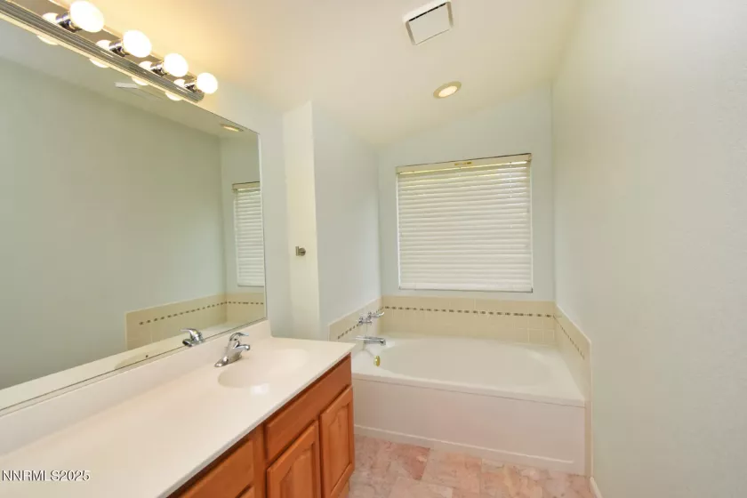 4728 Cedarhill, Reno, Nevada 89519, 3 Bedrooms Bedrooms, ,3 BathroomsBathrooms,Residential,Residential,Cedarhill,250050596