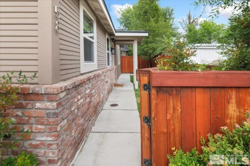 58 Caliente, Reno, Nevada 89509, 1 Bedroom Bedrooms, ,1 BathroomBathrooms,Residential,Residential,Caliente,250050609