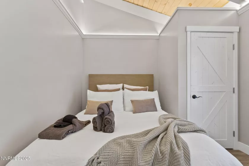 810 Alder, Incline Village, Nevada 89451, 2 Bedrooms Bedrooms, ,1 BathroomBathrooms,Residential,Residential,Alder,250050611