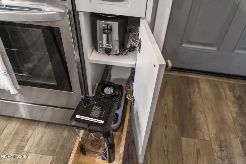 810 Alder, Incline Village, Nevada 89451, 2 Bedrooms Bedrooms, ,1 BathroomBathrooms,Residential,Residential,Alder,250050611