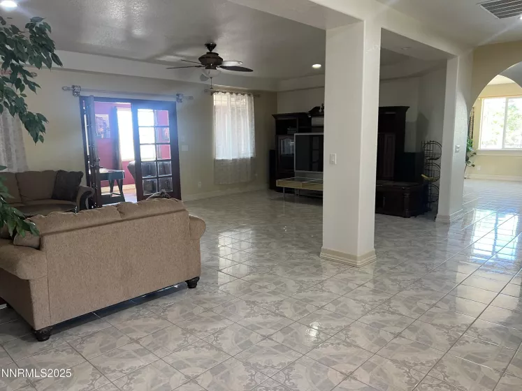 7650 Marie, Sparks, Nevada 89436, 6 Bedrooms Bedrooms, ,4 BathroomsBathrooms,Residential,Residential,Marie,250050625