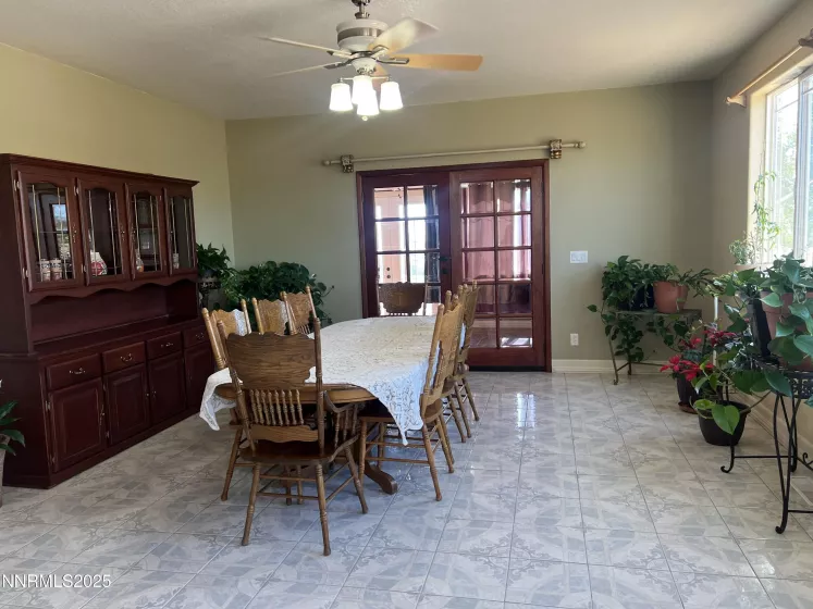 7650 Marie, Sparks, Nevada 89436, 6 Bedrooms Bedrooms, ,4 BathroomsBathrooms,Residential,Residential,Marie,250050625