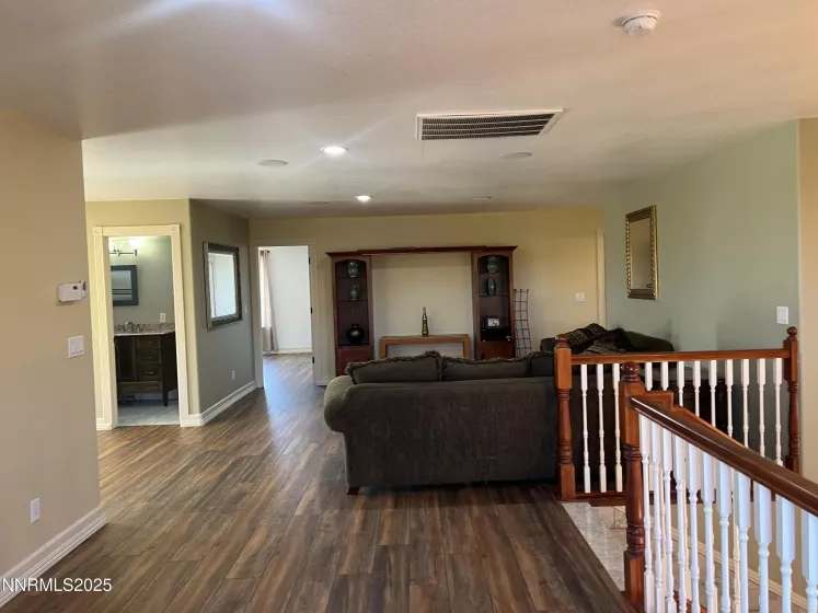 7650 Marie, Sparks, Nevada 89436, 6 Bedrooms Bedrooms, ,4 BathroomsBathrooms,Residential,Residential,Marie,250050625