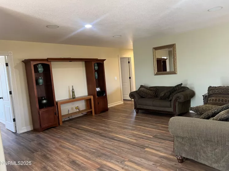 7650 Marie, Sparks, Nevada 89436, 6 Bedrooms Bedrooms, ,4 BathroomsBathrooms,Residential,Residential,Marie,250050625