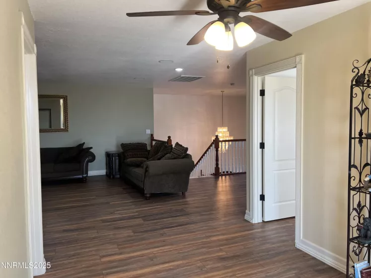 7650 Marie, Sparks, Nevada 89436, 6 Bedrooms Bedrooms, ,4 BathroomsBathrooms,Residential,Residential,Marie,250050625