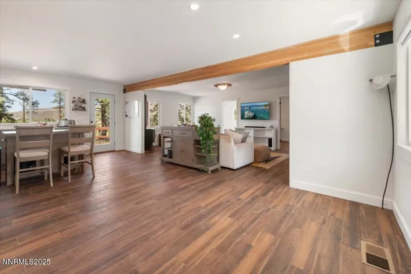 16205 Callahan, Reno, Nevada 89511, 3 Bedrooms Bedrooms, ,2 BathroomsBathrooms,Residential,Residential,Callahan,250050627