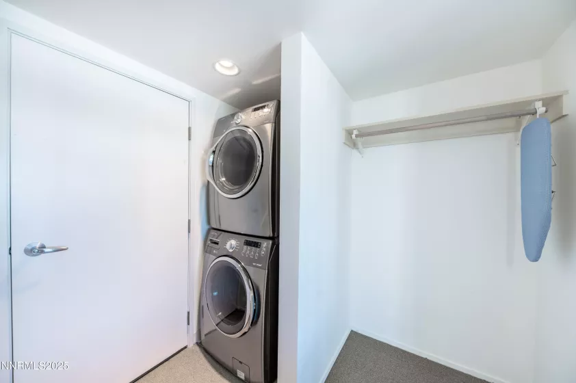 255 Sierra, Reno, Nevada 89501, 2 Bedrooms Bedrooms, ,2 BathroomsBathrooms,Residential,Residential,Sierra,250050628