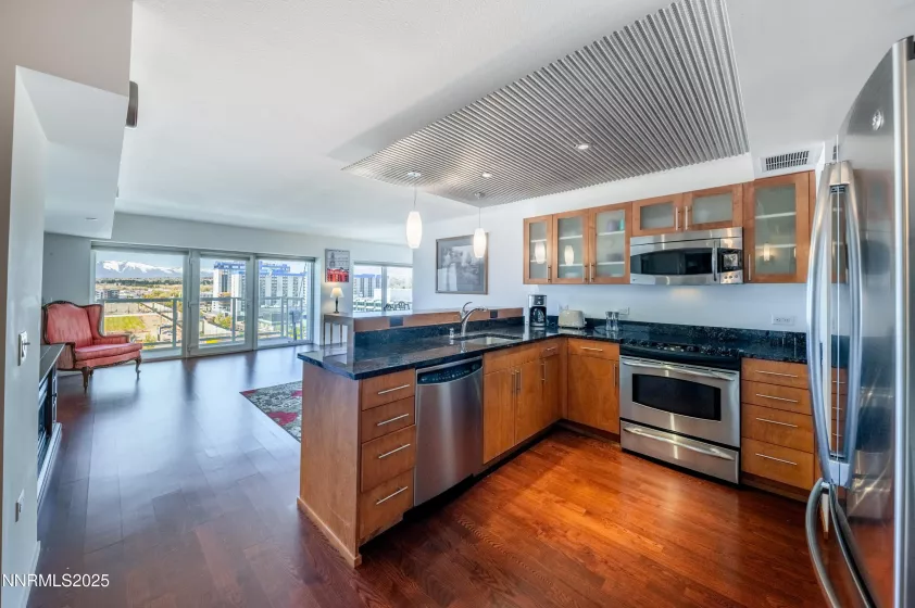255 Sierra, Reno, Nevada 89501, 2 Bedrooms Bedrooms, ,2 BathroomsBathrooms,Residential,Residential,Sierra,250050628