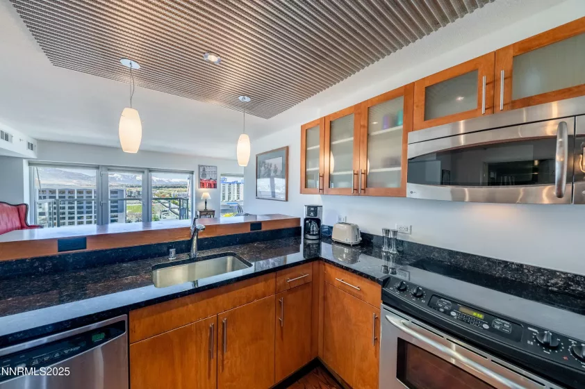 255 Sierra, Reno, Nevada 89501, 2 Bedrooms Bedrooms, ,2 BathroomsBathrooms,Residential,Residential,Sierra,250050628