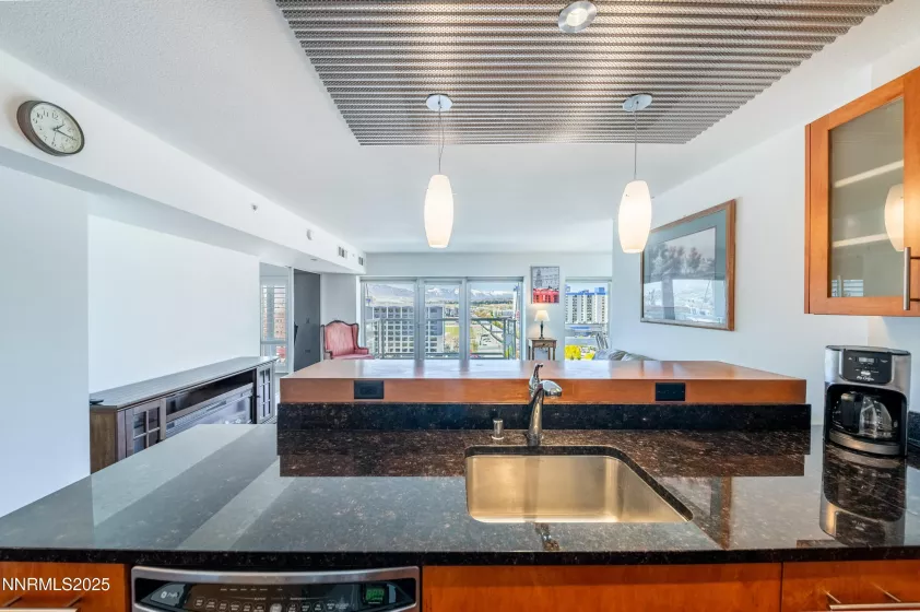 255 Sierra, Reno, Nevada 89501, 2 Bedrooms Bedrooms, ,2 BathroomsBathrooms,Residential,Residential,Sierra,250050628