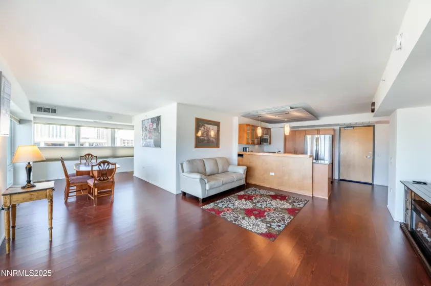 255 Sierra, Reno, Nevada 89501, 2 Bedrooms Bedrooms, ,2 BathroomsBathrooms,Residential,Residential,Sierra,250050628