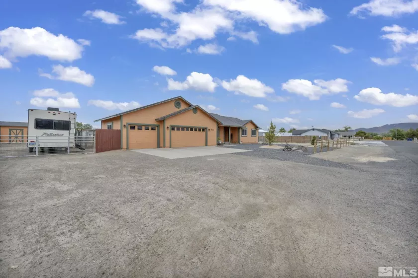 1155 Dinah, Fernley, Nevada 89408, 3 Bedrooms Bedrooms, ,2 BathroomsBathrooms,Residential,Residential,Dinah,240010316