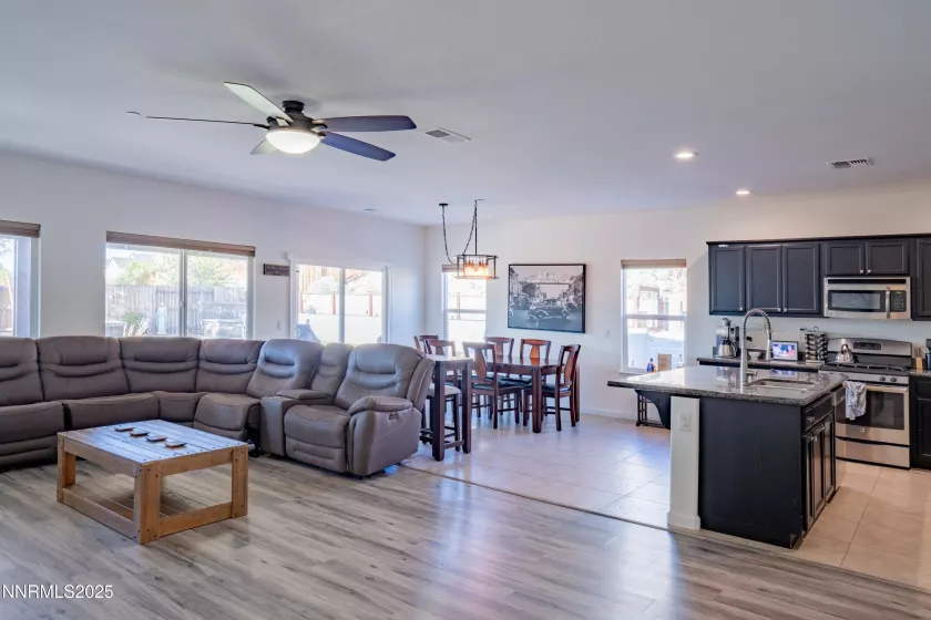 4750 Desert Song, Sparks, Nevada 89436, 4 Bedrooms Bedrooms, ,3 BathroomsBathrooms,Residential,Residential,Desert Song,250050632