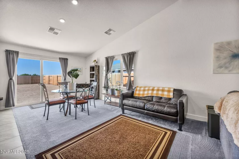 548 Fox Br, Sparks, Nevada 89441, 4 Bedrooms Bedrooms, ,3 BathroomsBathrooms,Residential,Residential,Fox Br,250050636