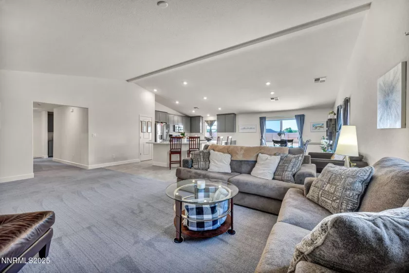 548 Fox Br, Sparks, Nevada 89441, 4 Bedrooms Bedrooms, ,3 BathroomsBathrooms,Residential,Residential,Fox Br,250050636