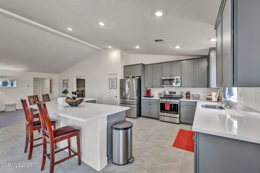 548 Fox Br, Sparks, Nevada 89441, 4 Bedrooms Bedrooms, ,3 BathroomsBathrooms,Residential,Residential,Fox Br,250050636