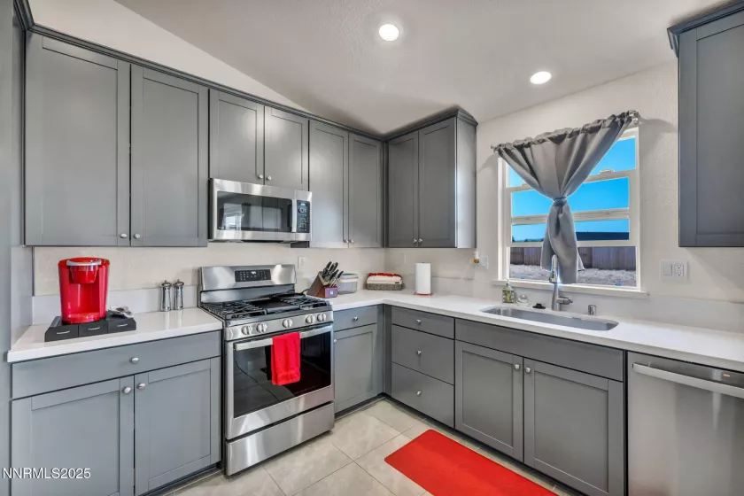 548 Fox Br, Sparks, Nevada 89441, 4 Bedrooms Bedrooms, ,3 BathroomsBathrooms,Residential,Residential,Fox Br,250050636