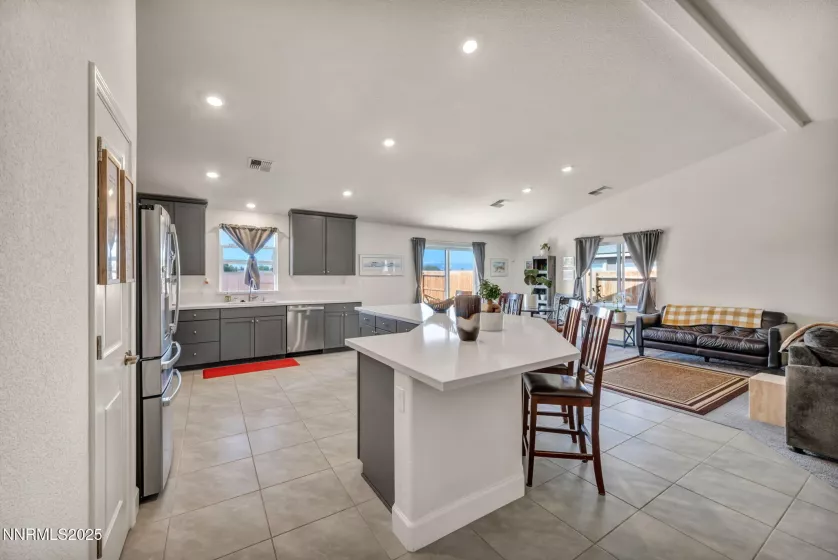 548 Fox Br, Sparks, Nevada 89441, 4 Bedrooms Bedrooms, ,3 BathroomsBathrooms,Residential,Residential,Fox Br,250050636