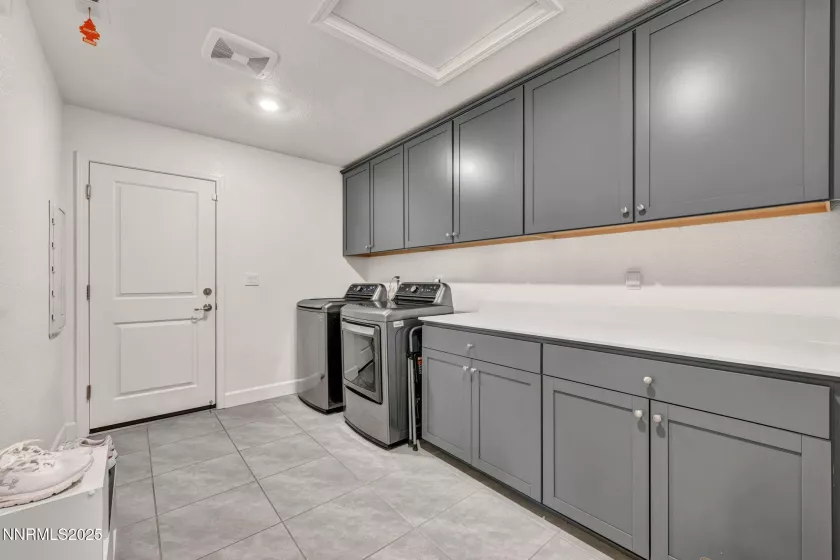 548 Fox Br, Sparks, Nevada 89441, 4 Bedrooms Bedrooms, ,3 BathroomsBathrooms,Residential,Residential,Fox Br,250050636