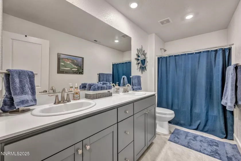 548 Fox Br, Sparks, Nevada 89441, 4 Bedrooms Bedrooms, ,3 BathroomsBathrooms,Residential,Residential,Fox Br,250050636