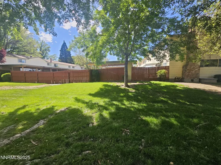 277 Smithridge, Reno, Nevada 89502, 2 Bedrooms Bedrooms, ,2 BathroomsBathrooms,Residential,Residential,Smithridge,250050654