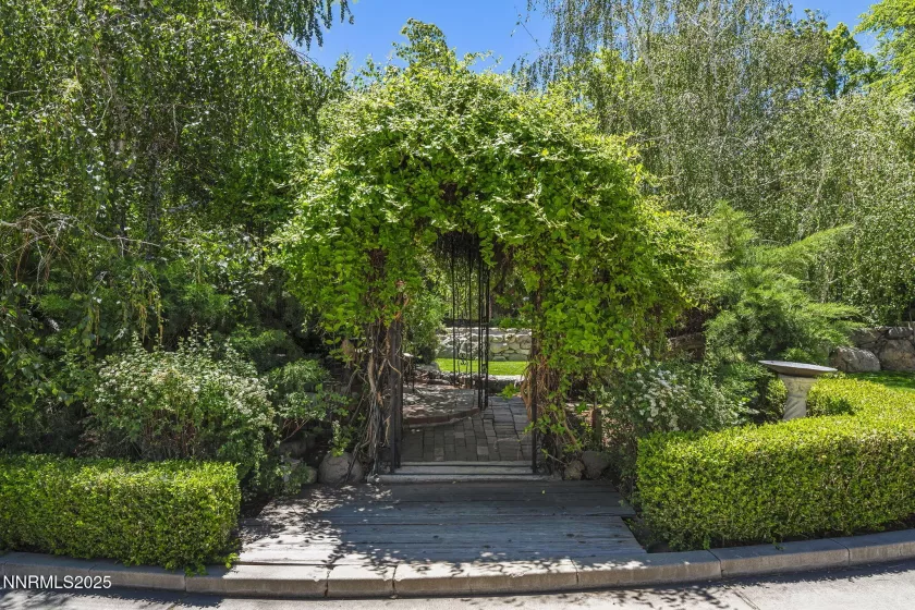 745 California, Reno, Nevada 89509, 6 Bedrooms Bedrooms, ,6 BathroomsBathrooms,Residential,Residential,California,250050671
