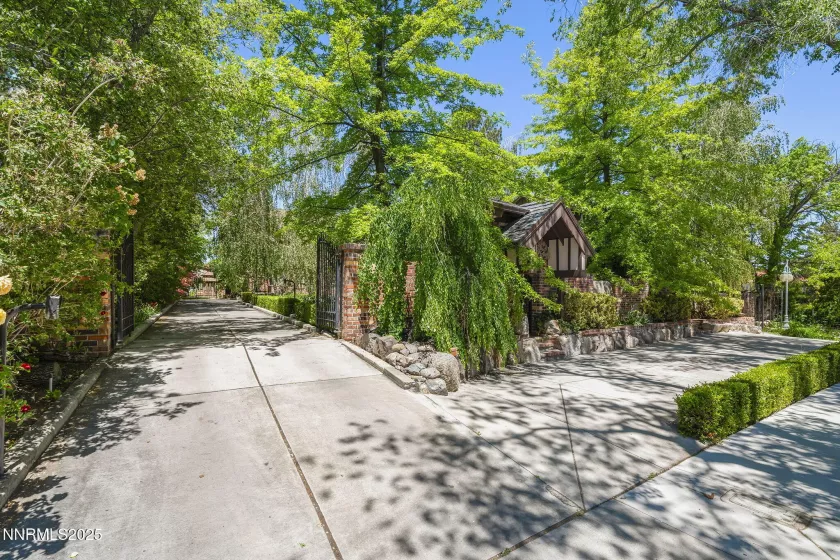 745 California, Reno, Nevada 89509, 6 Bedrooms Bedrooms, ,6 BathroomsBathrooms,Residential,Residential,California,250050671