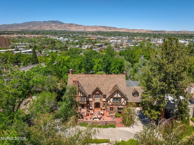 745 California, Reno, Nevada 89509, 6 Bedrooms Bedrooms, ,6 BathroomsBathrooms,Residential,Residential,California,250050671