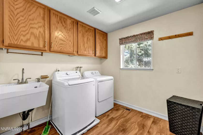 616 Boulder, Dayton, Nevada 89403, 4 Bedrooms Bedrooms, ,3 BathroomsBathrooms,Residential,Residential,Boulder,250050693