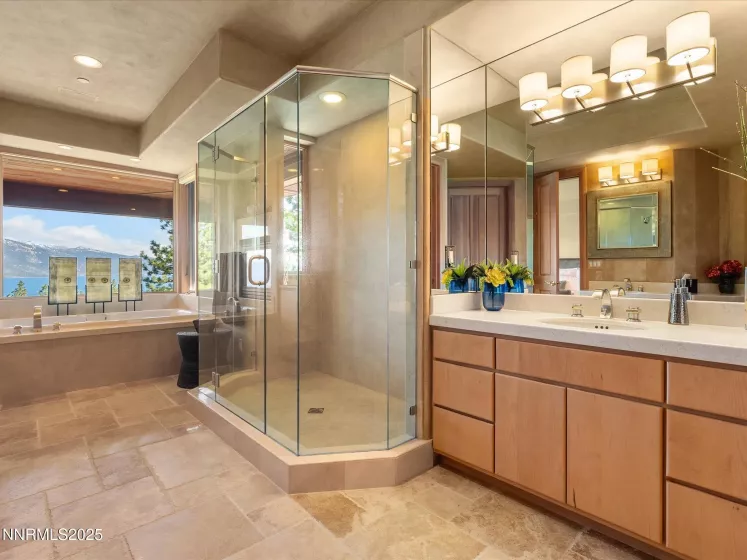 Junior suite bathroom
