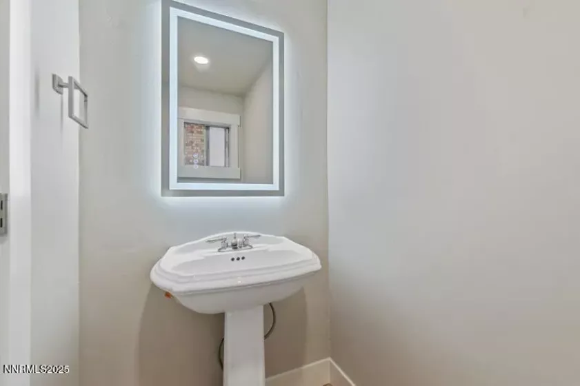 2080 Del Rio, Reno, Nevada 89509, 4 Bedrooms Bedrooms, ,4 BathroomsBathrooms,Residential,Residential,Del Rio,250050633