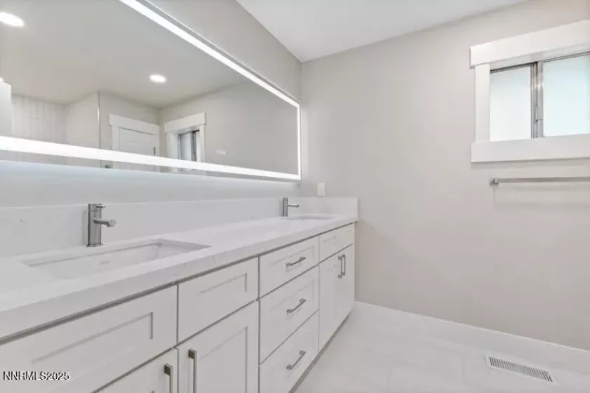 2080 Del Rio, Reno, Nevada 89509, 4 Bedrooms Bedrooms, ,4 BathroomsBathrooms,Residential,Residential,Del Rio,250050633