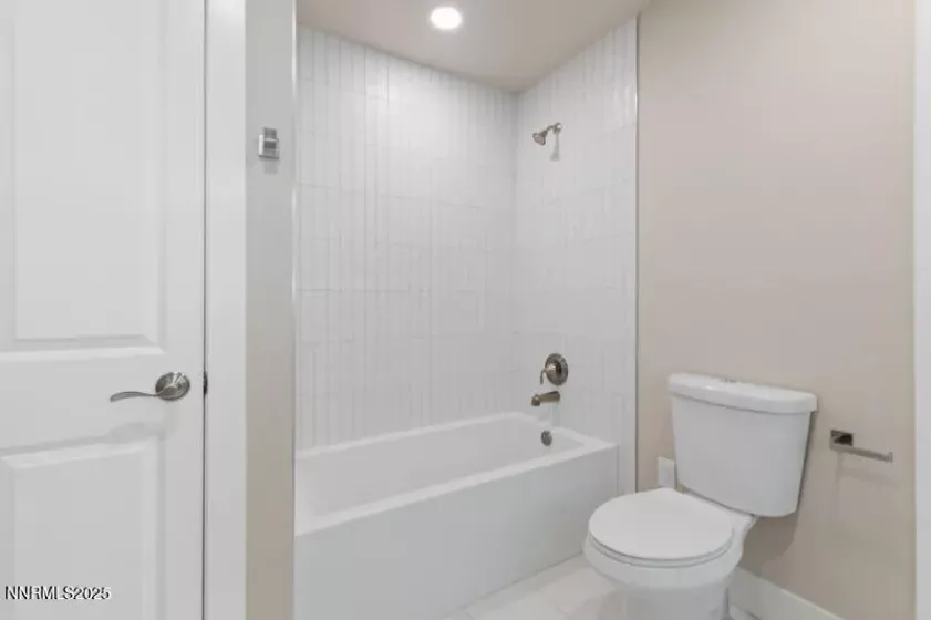 2080 Del Rio, Reno, Nevada 89509, 4 Bedrooms Bedrooms, ,4 BathroomsBathrooms,Residential,Residential,Del Rio,250050633