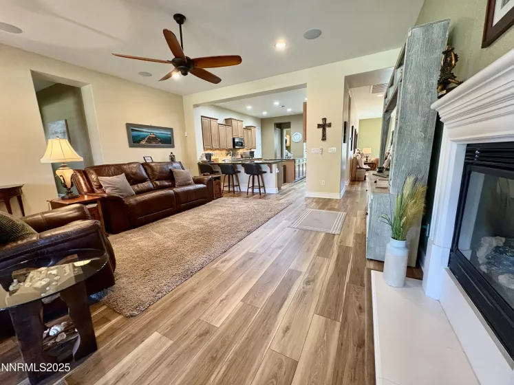 4374 Descent, Sparks, Nevada 89436, 3 Bedrooms Bedrooms, ,3 BathroomsBathrooms,Residential,Residential,Descent,250050645