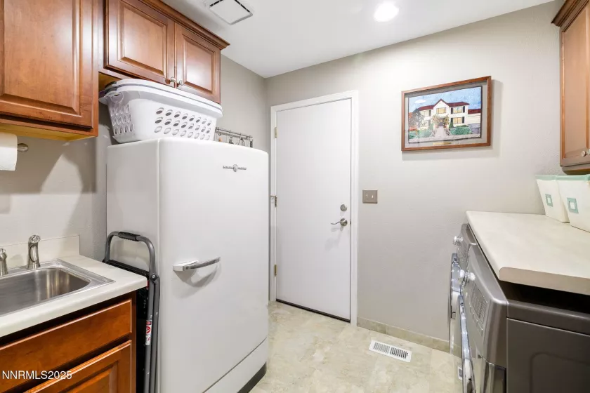 2353 Queen Anne, Reno, Nevada 89509, 4 Bedrooms Bedrooms, ,3 BathroomsBathrooms,Residential,Residential,Queen Anne,250050653
