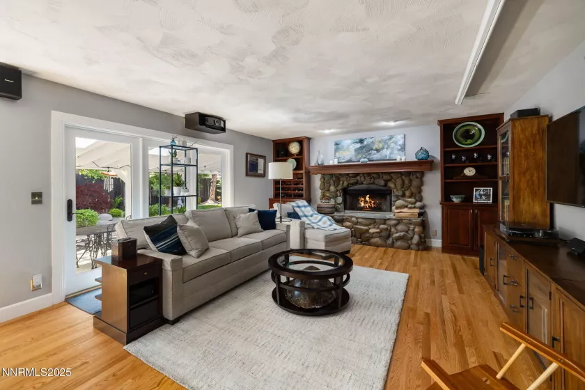 2353 Queen Anne, Reno, Nevada 89509, 4 Bedrooms Bedrooms, ,3 BathroomsBathrooms,Residential,Residential,Queen Anne,250050653