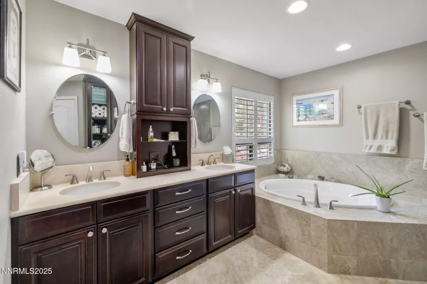 2353 Queen Anne, Reno, Nevada 89509, 4 Bedrooms Bedrooms, ,3 BathroomsBathrooms,Residential,Residential,Queen Anne,250050653