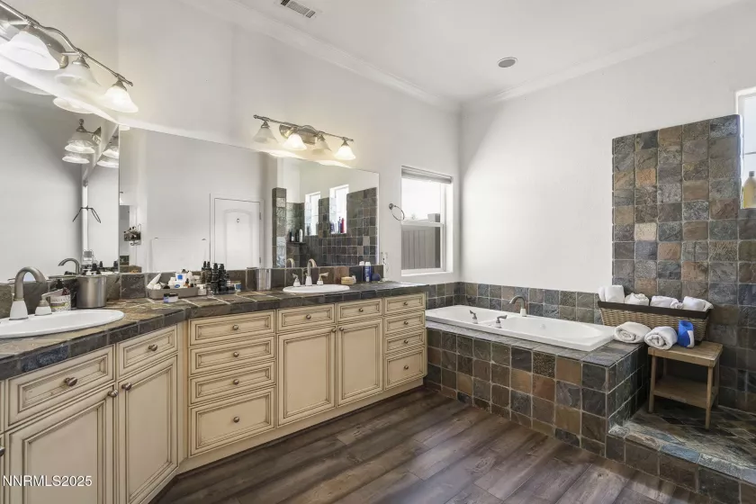 11665 Anthem, Sparks, Nevada 89441, 6 Bedrooms Bedrooms, ,5 BathroomsBathrooms,Residential,Residential,Anthem,250050665