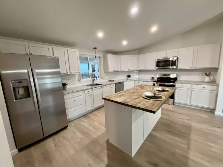 200 James Ct, Carson City, Nevada 89706, 3 Bedrooms Bedrooms, 12 Rooms Rooms,2 BathroomsBathrooms,Manufactured,Residential,James,250050714